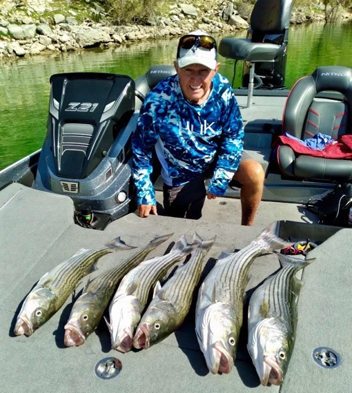 Arizona Great Adventure Fishing LLC - ARIZONA FISHING GUIDE 
FOR LAKE PLEASANT, LAKE BARTLETT, LAKE ROOSEVELT, LAKE SAGUARO, 
LAKE CANYON, LAKE APACHE, AND ALAMO LAKE